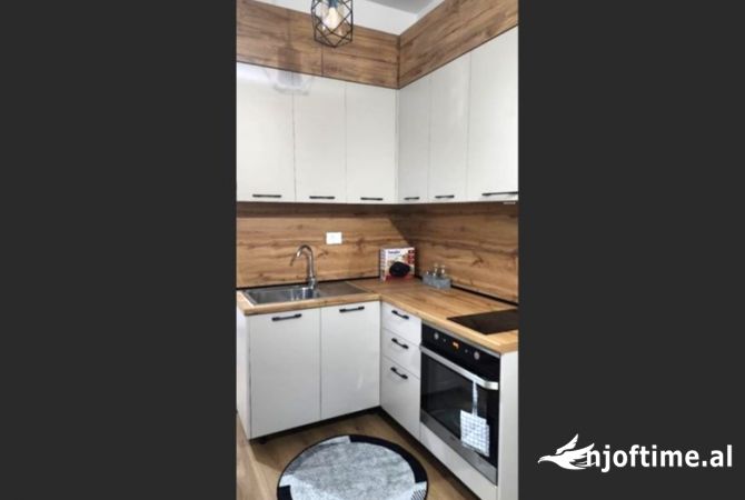 Shtepi me qera Apartament ne Tirane, Garsoniere, Mobilimi E mobiluar, Pagesa 35,000  Leke.