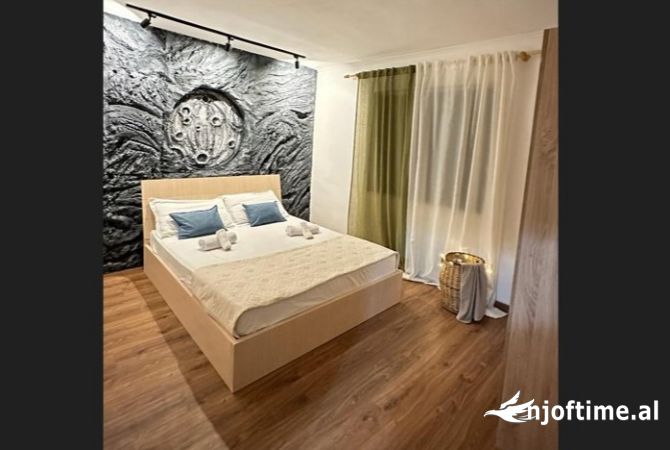 Shtepi me qera Apartament ne Tirane, 2+1, Mobilimi E mobiluar, Pagesa 550  Euro.