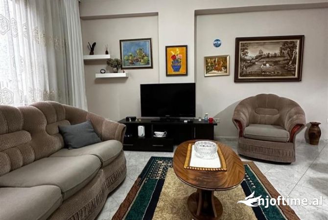 Shtepi me qera 1+1 ne Tirane - 42,000 Leke