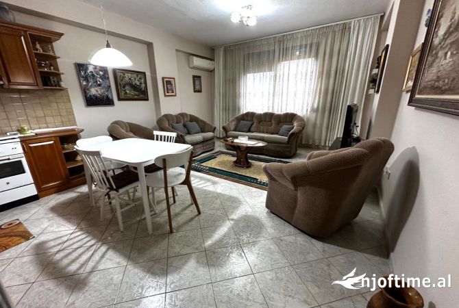 Shtepi me qera 1+1 ne Tirane - 42,000 Leke