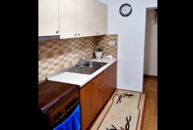 Shtepi me qera Apartament ne Tirane, 2+1, Mobilimi E mobiluar, Pagesa 45,000  Leke.