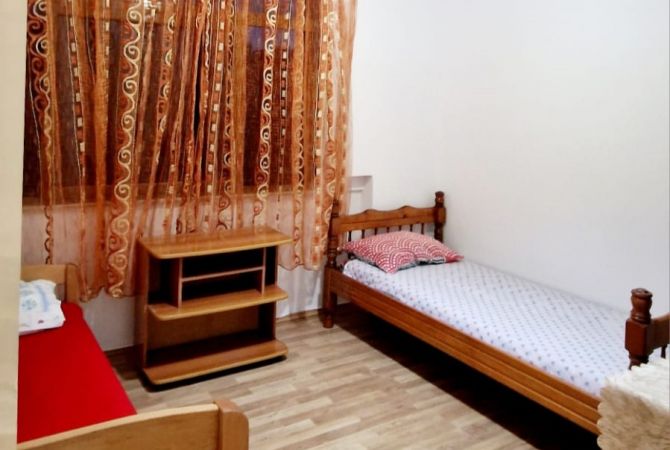 Shtepi me qera Apartament ne Tirane, 2+1, Mobilimi E mobiluar, Pagesa 45,000  Leke.