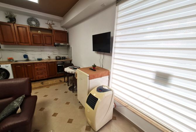 Shtepi me qera Apartament ne Tirane, Garsoniere, Mobilimi E mobiluar, Pagesa 28,000  Leke.