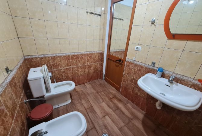 Shtepi me qera Apartament ne Tirane, 2+1, Mobilimi E mobiluar, Pagesa 45,000  Leke.