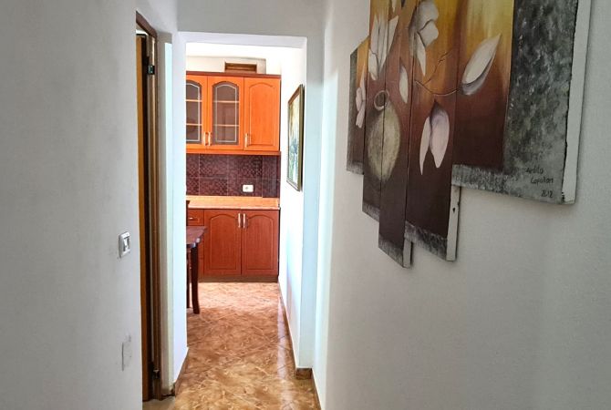 Shtepi me qera Apartament ne Tirane, 2+1, Mobilimi E mobiluar, Pagesa 45,000  Leke.
