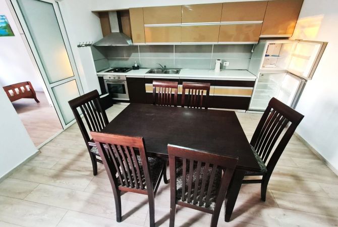 Shtepi me qera 3+1 ne Tirane - 50,000 Leke