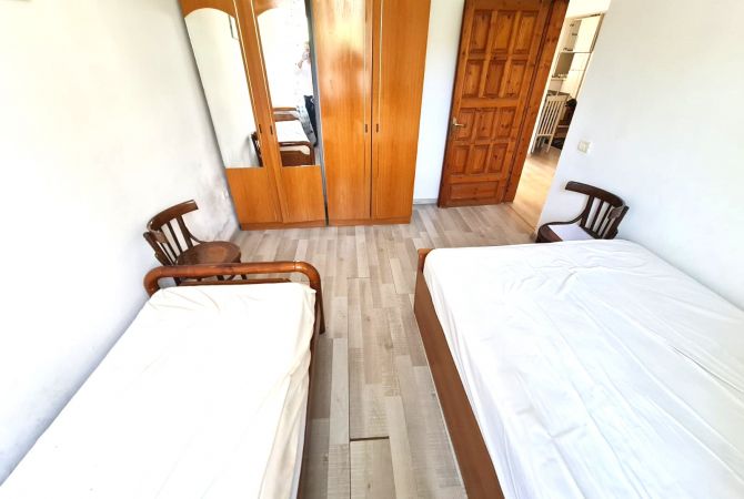 Shtepi me qera Apartament ne Tirane, 2+1, Mobilimi E mobiluar, Pagesa 50,000  Leke.