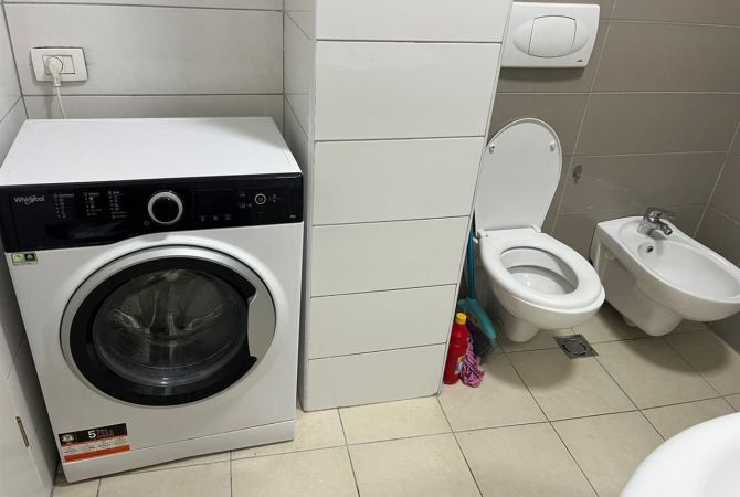 Shtepi me qera Apartament ne Tirane, 1+1, Mobilimi E mobiluar, Pagesa 50,000  Leke.