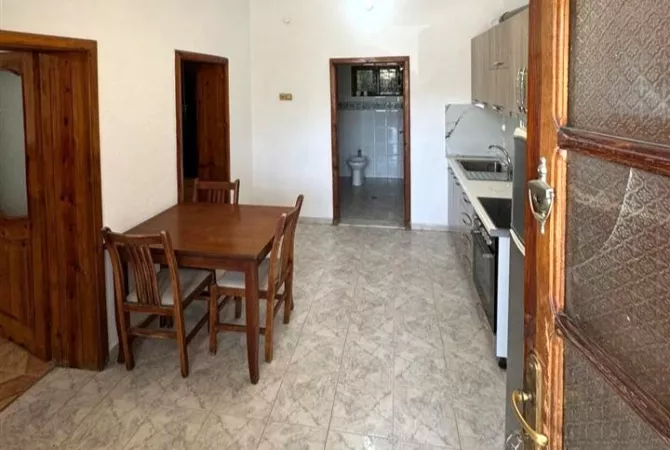 Shtepi me qera 1+1 ne Tirane - 35,000 Leke