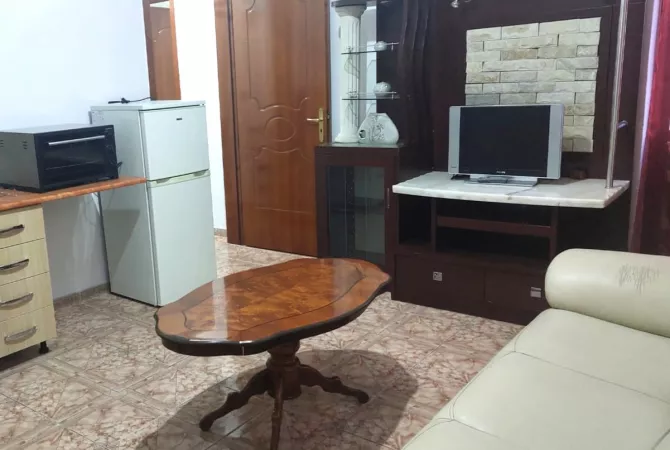 Shtepi me qera 1+1 ne Tirane - 32,000 Leke