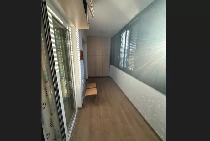 Shtepi me qera Apartament ne Tirane, 2+1, Mobilimi E mobiluar, Pagesa 65,000  Leke.