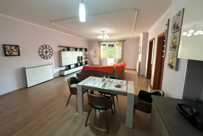 Shtepi me qera 2+1 ne Tirane - 65,000 Leke