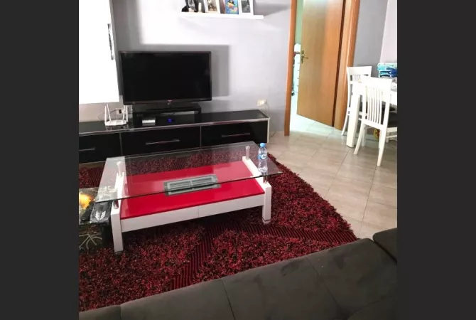Shtepi me qera 1+1 ne Tirane - 35,000 Leke