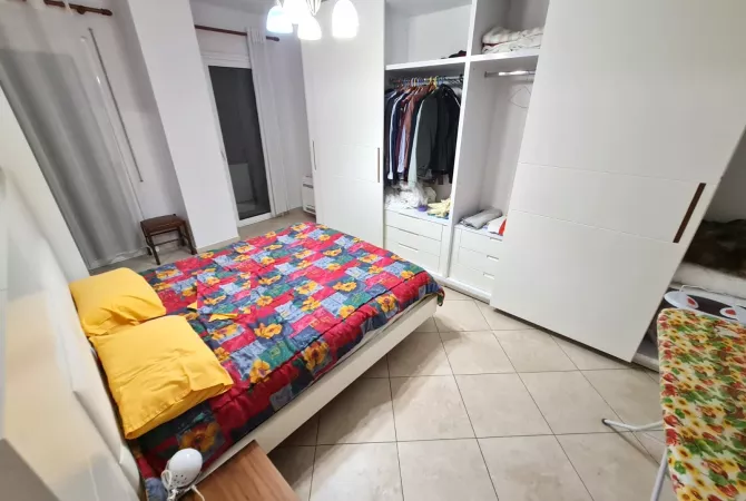 Shtepi me qera Apartament ne Tirane, 1+1, Mobilimi E mobiluar, Pagesa 50,000  Leke.