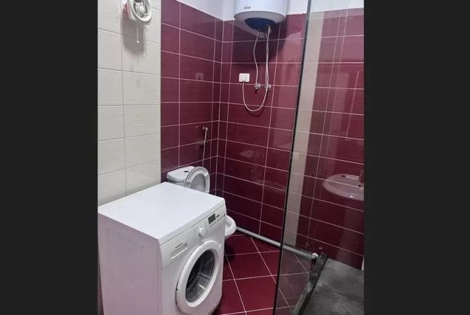 Shtepi me qera Apartament ne Tirane, 2+1, Mobilimi E mobiluar, Pagesa 450  Euro.