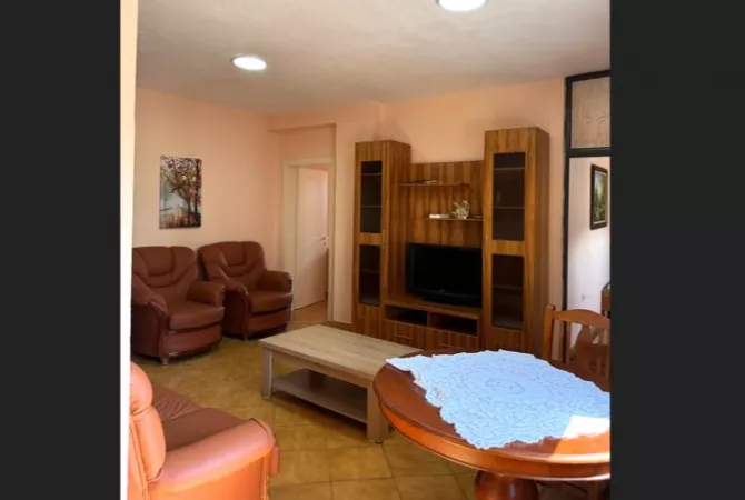 Shtepi me qera 2+1 ne Tirane - 500 Euro