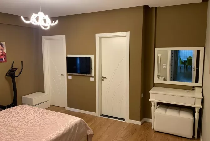 Shtepi me qera Apartament ne Tirane, 2+1, Mobilimi E mobiluar, Pagesa 80,000  Leke.