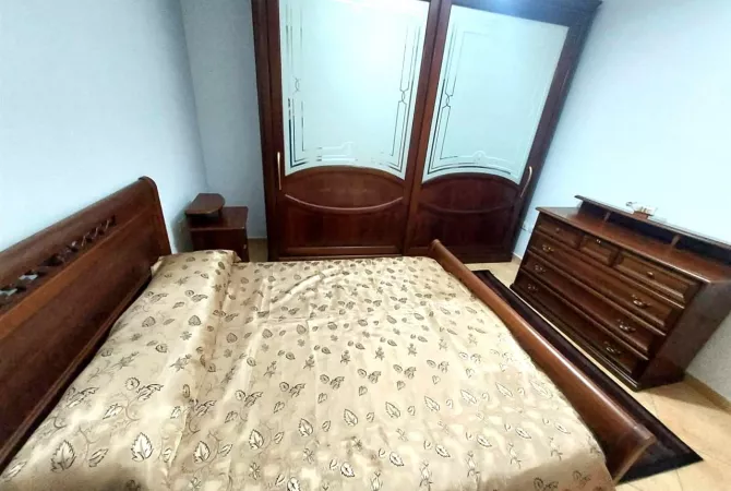 Shtepi me qera Apartament ne Tirane, 1+1, Mobilimi E mobiluar, Pagesa 550  Euro.