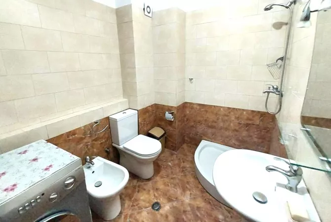 Shtepi me qera Apartament ne Tirane, 1+1, Mobilimi E mobiluar, Pagesa 550  Euro.