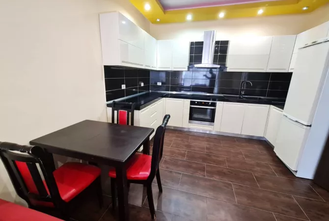 Shtepi me qera 2+1 ne Tirane - 40,000 Leke