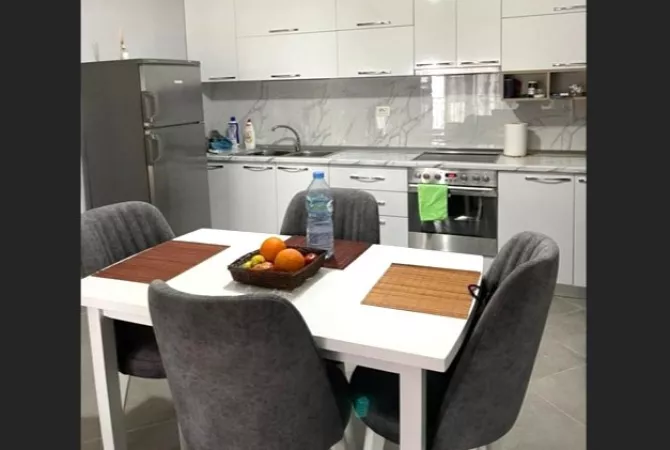 Shtepi me qera Apartament ne Tirane, 1+1, Mobilimi E mobiluar, Pagesa 50,000  Leke.