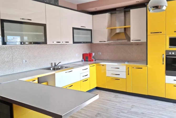 Shtepi me qera 1+1 ne Tirane - 60,000 Leke