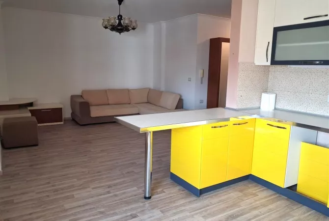 Shtepi me qera 1+1 ne Tirane - 60,000 Leke