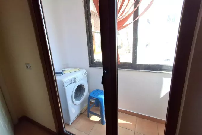 Shtepi me qera Apartament ne Tirane, 1+1, Mobilimi E mobiluar, Pagesa 60,000  Leke.