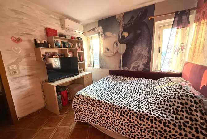 Shtepi me qera 2+1 ne Tirane - 59,000 Leke