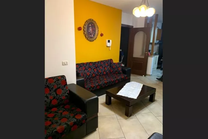 Shtepi me qera 2+1 ne Tirane - 60,000 Leke