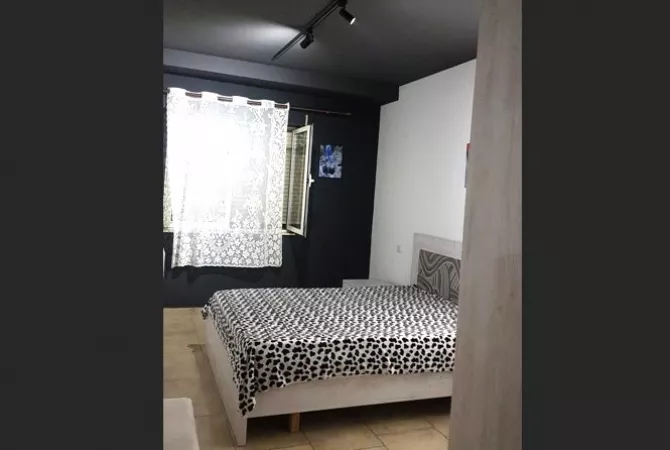 Shtepi me qera Apartament ne Tirane, 2+1, Mobilimi E mobiluar, Pagesa 60,000  Leke.