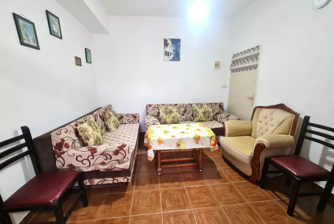Shtepi me qera 1+1 ne Tirane - 30,000 Leke