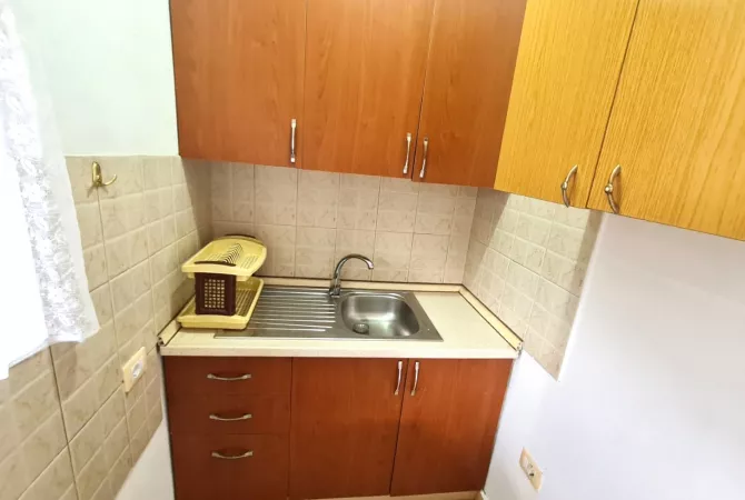 Shtepi me qera 1+1 ne Tirane - 30,000 Leke