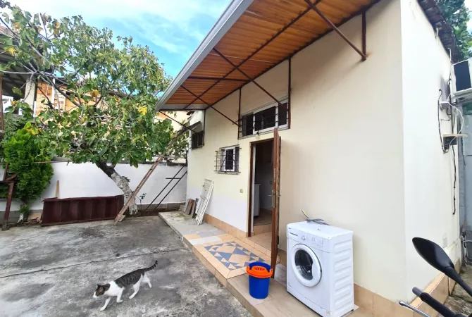 Shtepi me qera Apartament ne Tirane, 1+1, Mobilimi E mobiluar, Pagesa 30,000  Leke.