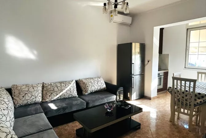 Shtepi me qera 2+1 ne Tirane - 50,000 Leke