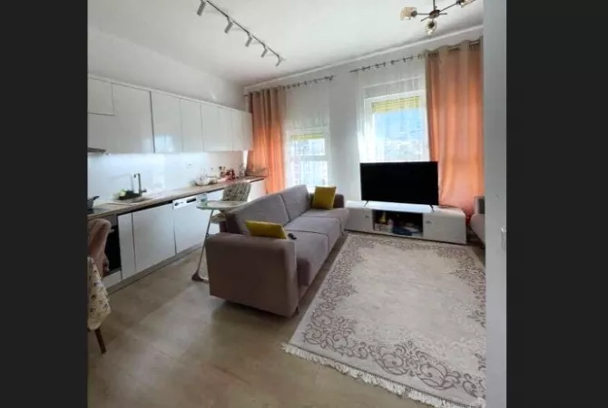 Shtepi me qera 2+1 ne Tirane - 50,000 Leke