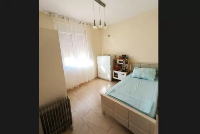 Shtepi me qera Apartament ne Tirane, 2+1, Mobilimi E mobiluar, Pagesa 50,000  Leke.