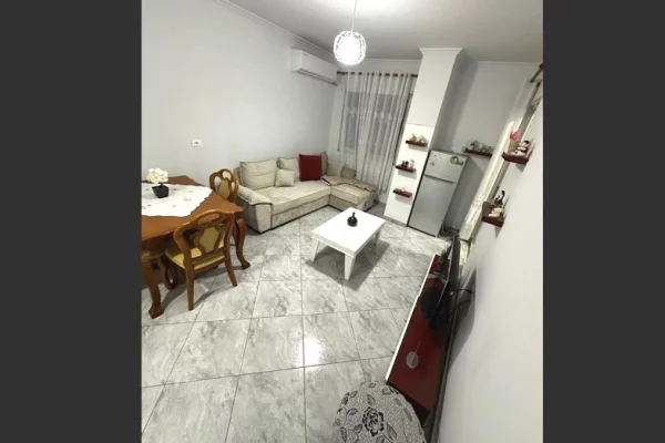Shtepi me qera 2+1 ne Tirane - 45,000 Leke