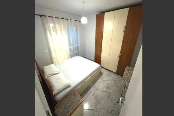 Shtepi me qera 2+1 ne Tirane - 45,000 Leke