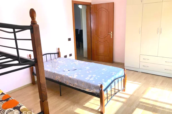 Shtepi me qera Apartament ne Tirane, 2+1, Mobilimi E mobiluar, Pagesa 37,000  Leke.