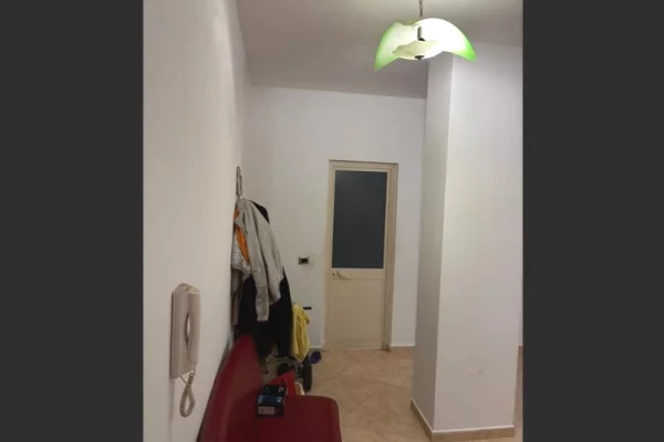 Shtepi me qera 2+1 ne Tirane - 35,000 Leke