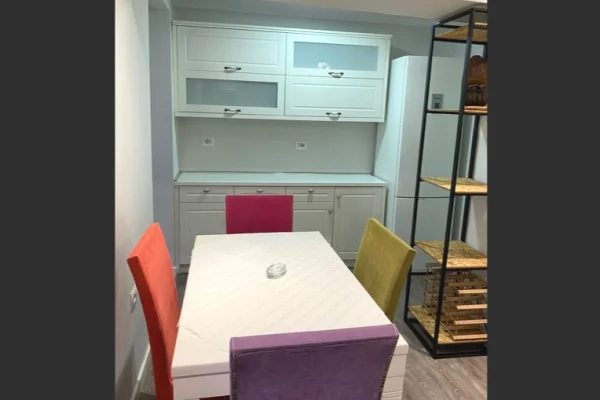 Shtepi me qera 2+1 ne Tirane - 55,000 Leke