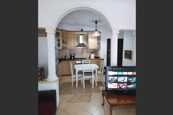 Shtepi me qera 1+1 ne Tirane - 30,000 Leke