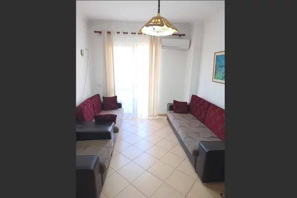 Shtepi me qera 1+1 ne Tirane - 30,000 Leke