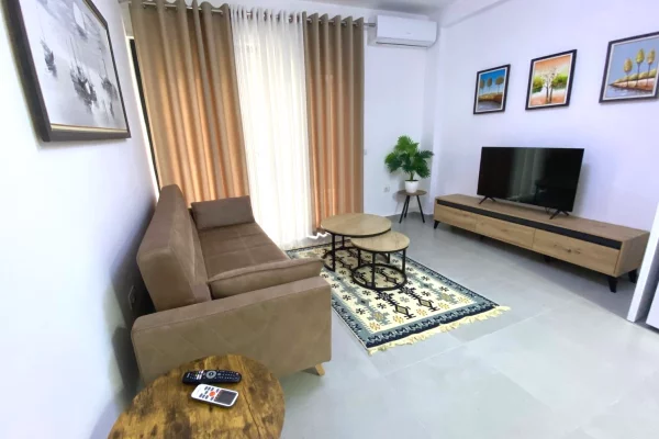 Shtepi me qera 1+1 ne Tirane - 75,000 Leke