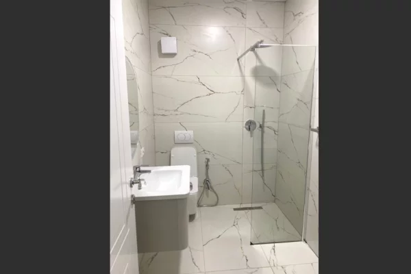 Shtepi me qera Apartament ne Tirane, 1+1, Mobilimi E mobiluar, Pagesa 75,000  Leke.