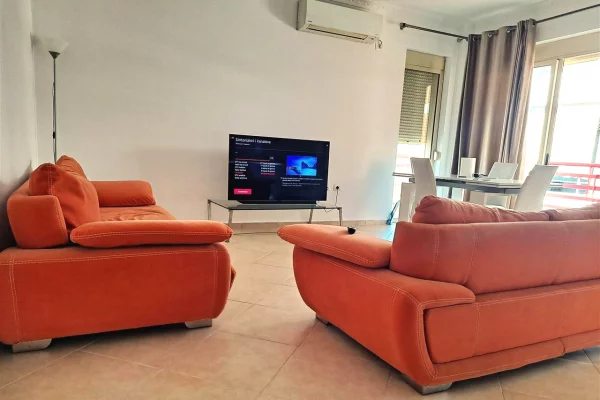 Shtepi me qera 2+1 ne Tirane - 85,000 Leke