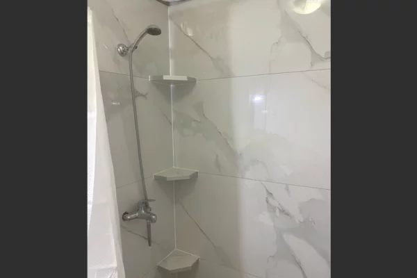 Shtepi me qera Apartament ne Tirane, Garsoniere, Mobilimi E mobiluar, Pagesa 50,000  Leke.