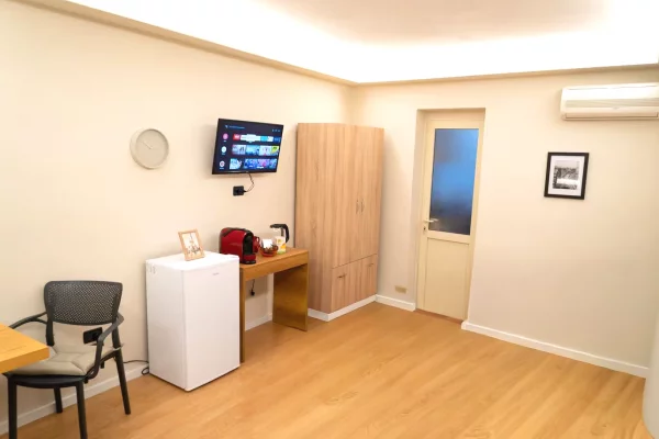 Ambient biznesi me qera 3+1 ne Tirane - 480 Euro