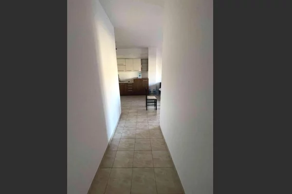 Shtepi me qera Apartament ne Tirane, 1+1, Mobilimi E mobiluar, Pagesa 35,000  Leke.